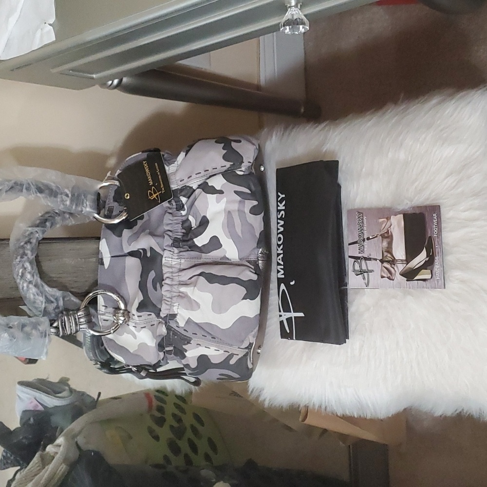 B. Makowsky brand new camouflage shoulder bag w/ dust bag
